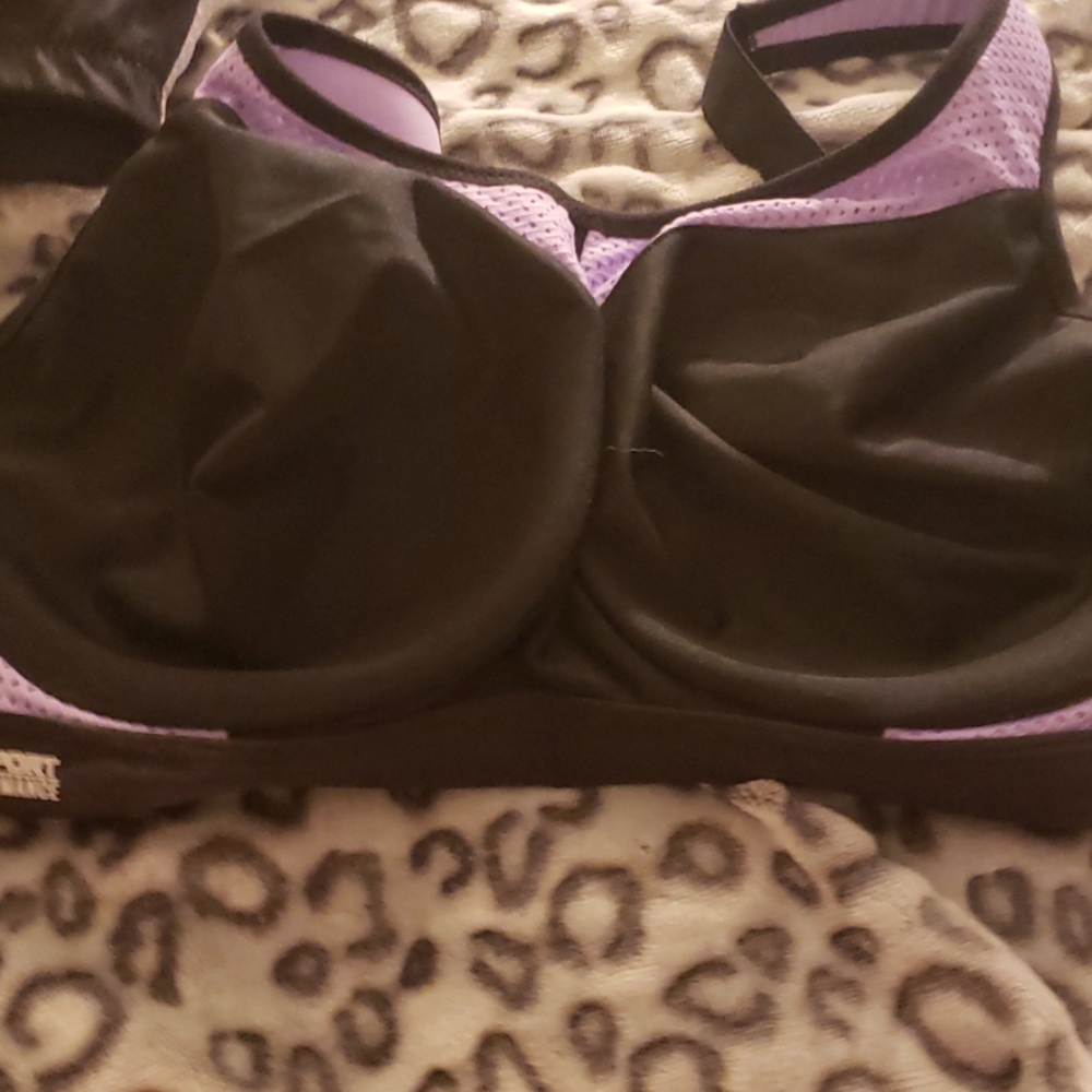 Sports bra